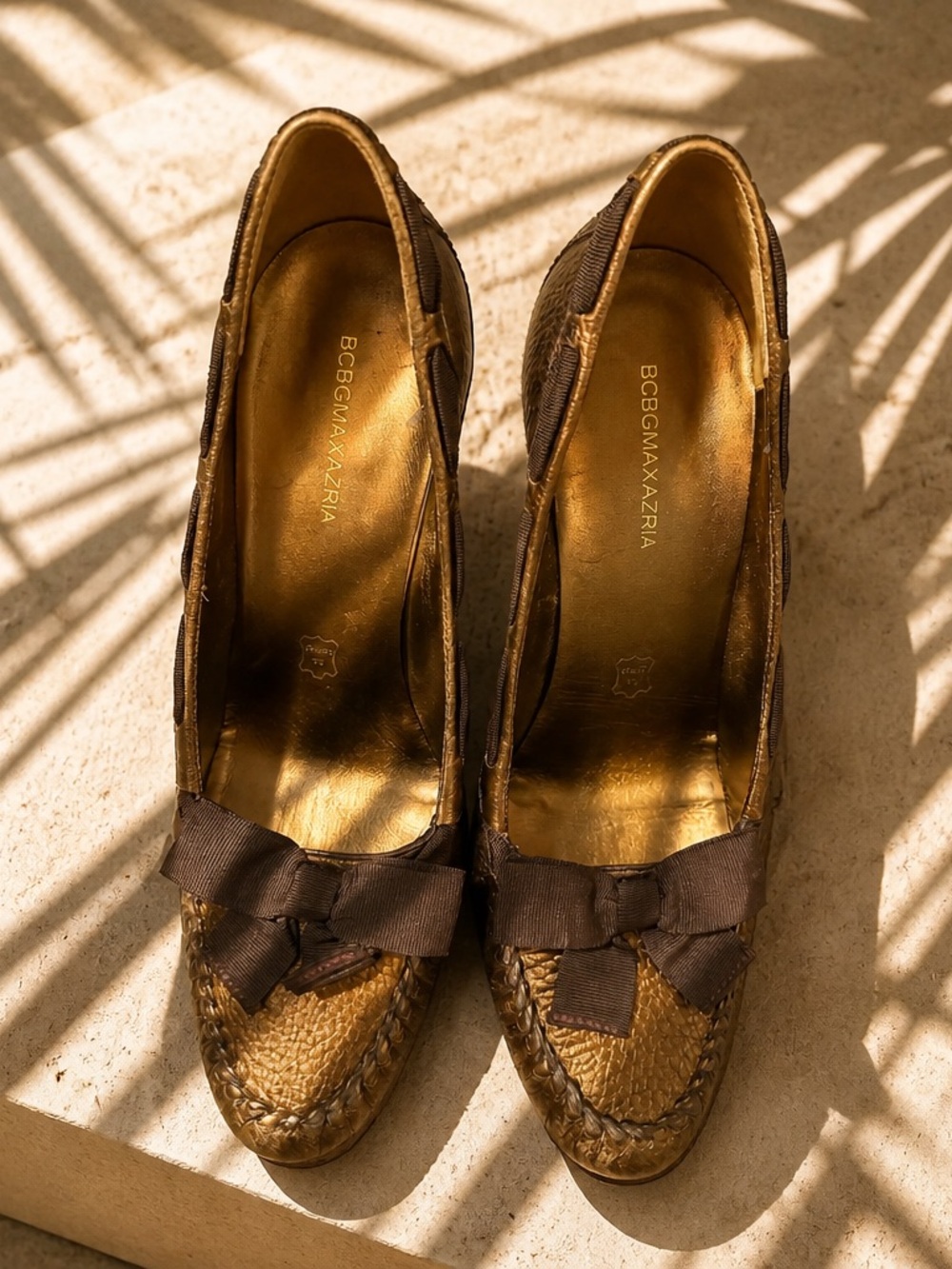 BCBGMaxAzria Gold and Brown Bow-Trim Woven Pumps